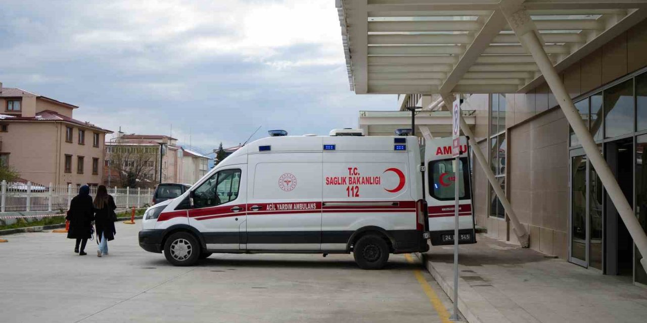 Apartmanın 3’ncü katından düşen kadın ağır yaralandı