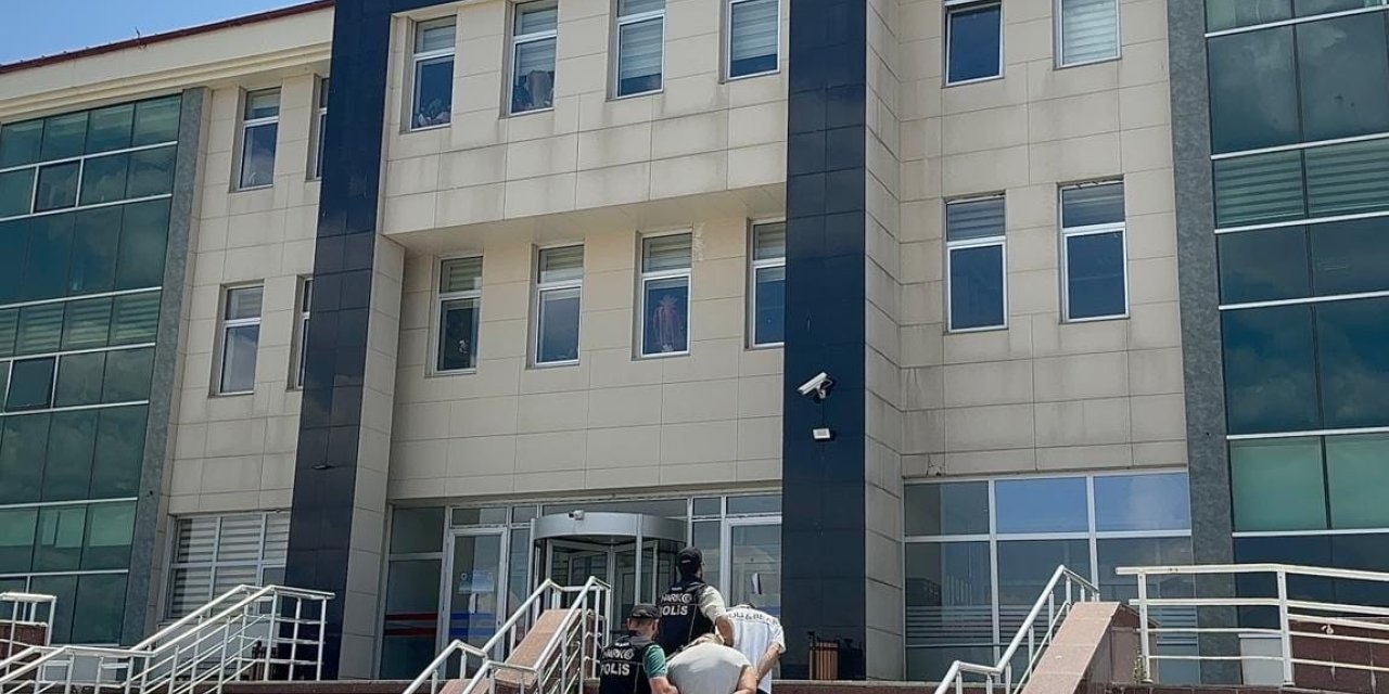 Kars’ta uyuşturucu taciri 2 kişi tutuklandı