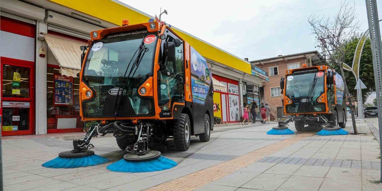 Van Büyükşehir Belediyesi temizlik filosunu güçlendiriyor