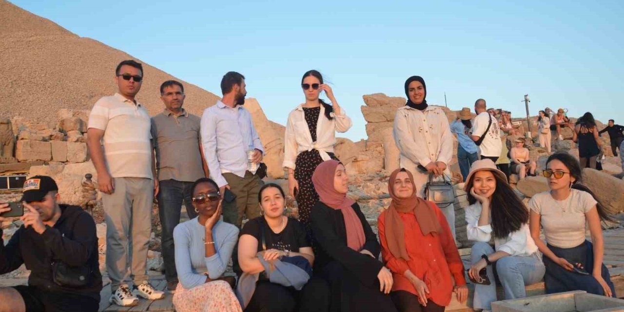 Kültürler Nemrut’ta buluştu