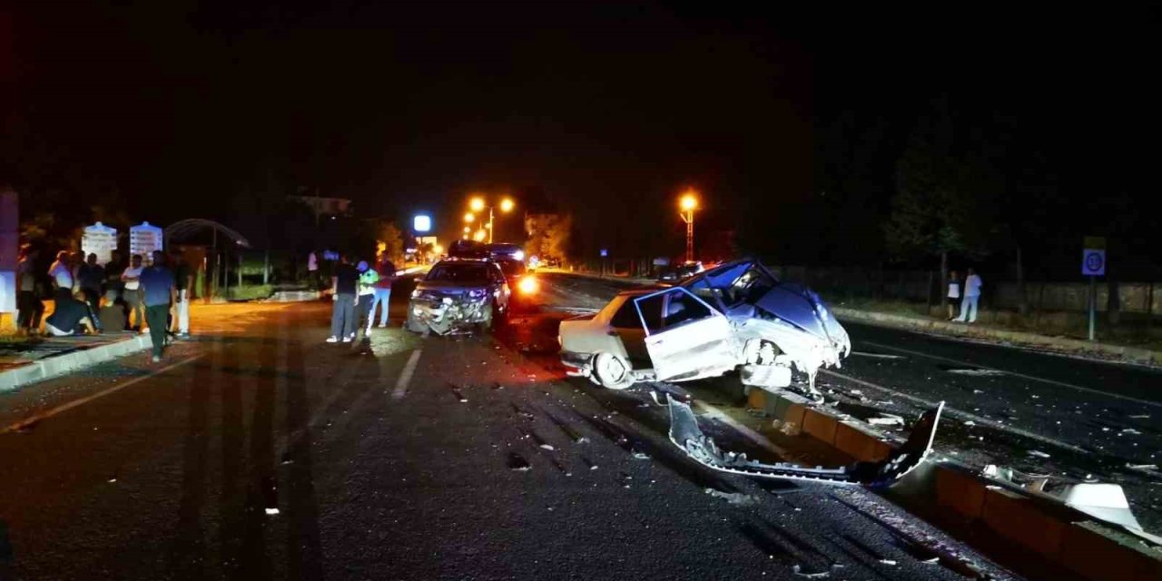 Malatya’da iki araç çarpıştı: 3 yaralı