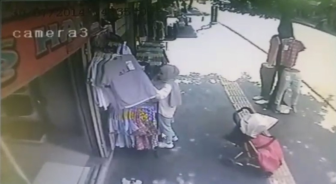 Dikkatsiz annenin unutkanlığı faciayla sonuçlanıyordu: O anlar kamerada