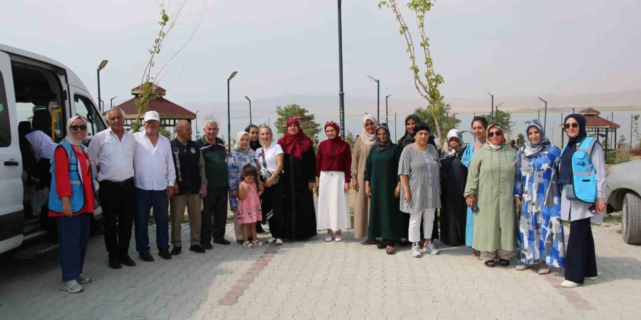 Van Büyükşehir Belediyesi yaşlı bireylere yönelik gezilerine devam ediyor