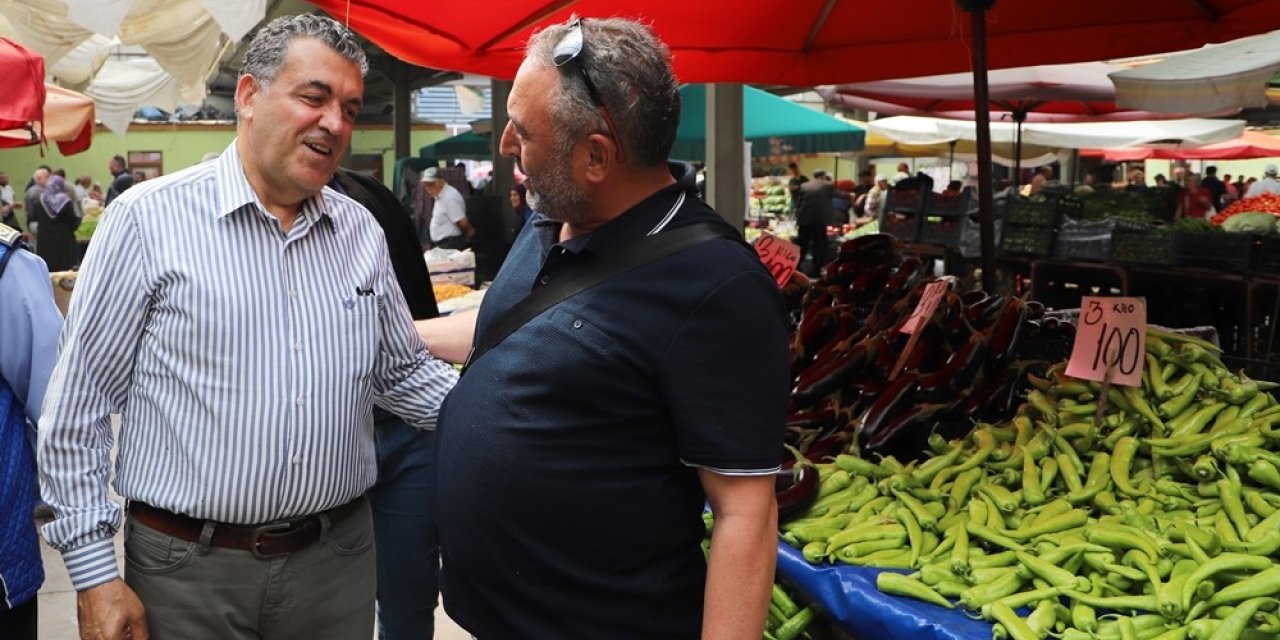 Başkan Demir, Semt pazarını ziyaret etti