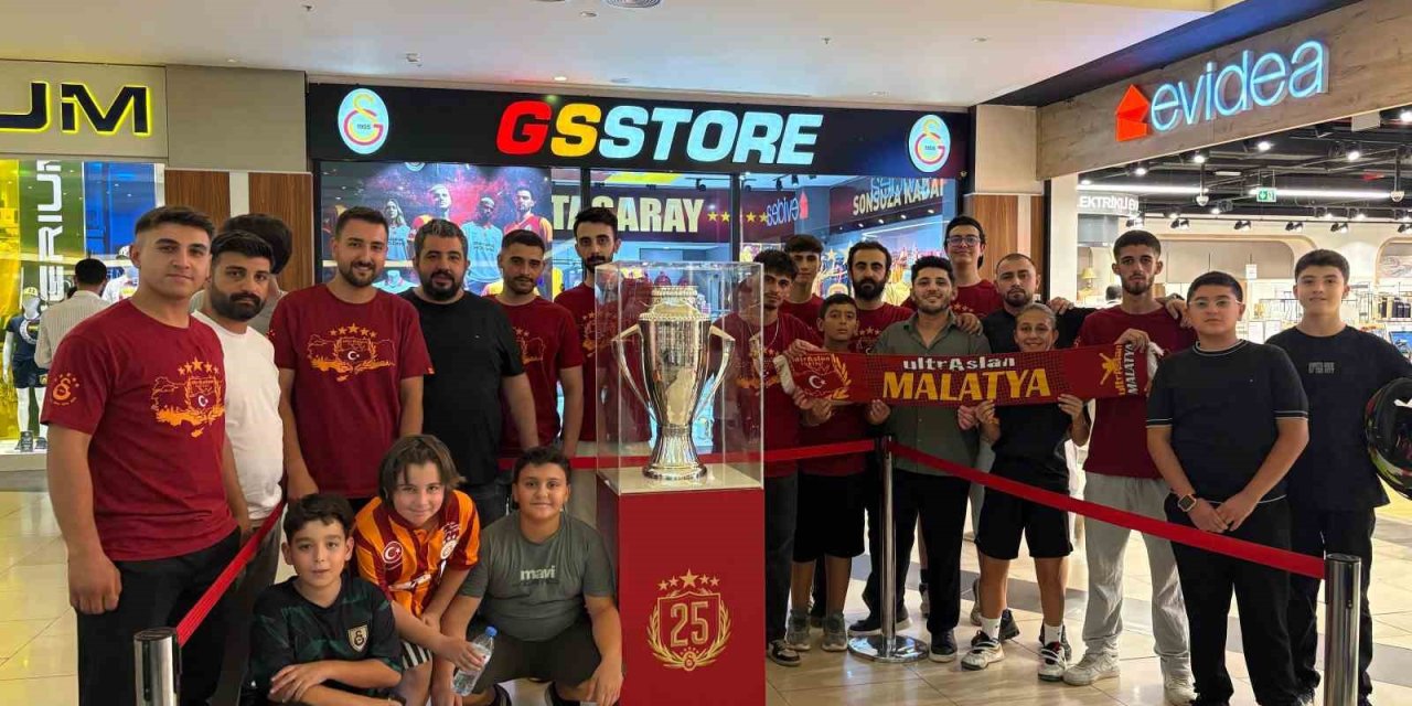 Şampiyonluk kupası Malatya’da taraftarla buluştu