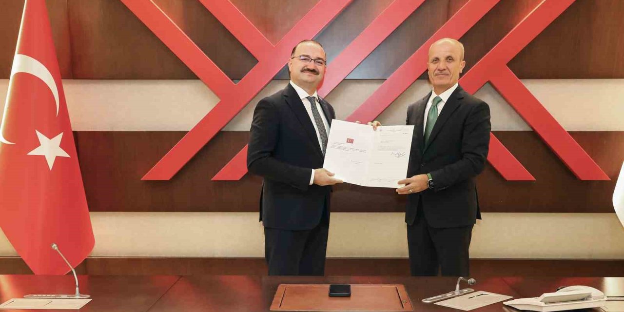 Rektör Hacımüftüoğlu’ndan YÖK Başkanı Özvar’ın ikinci dönemi için tebrik mesajı