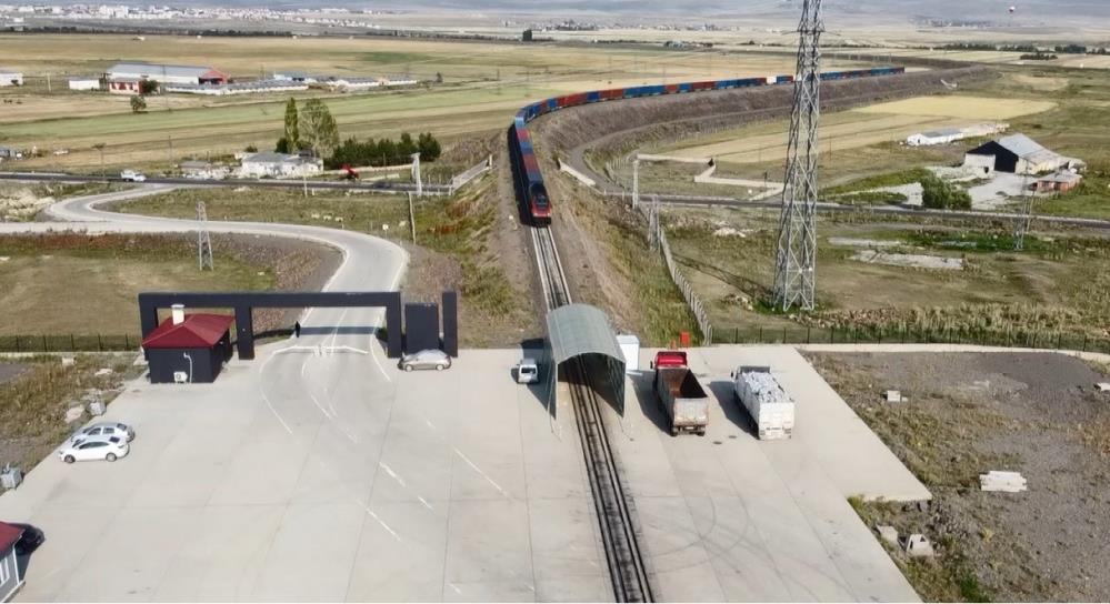 Kars, Asya ile Avrupa’yı demiryoluyla birbirine bağlıyor
