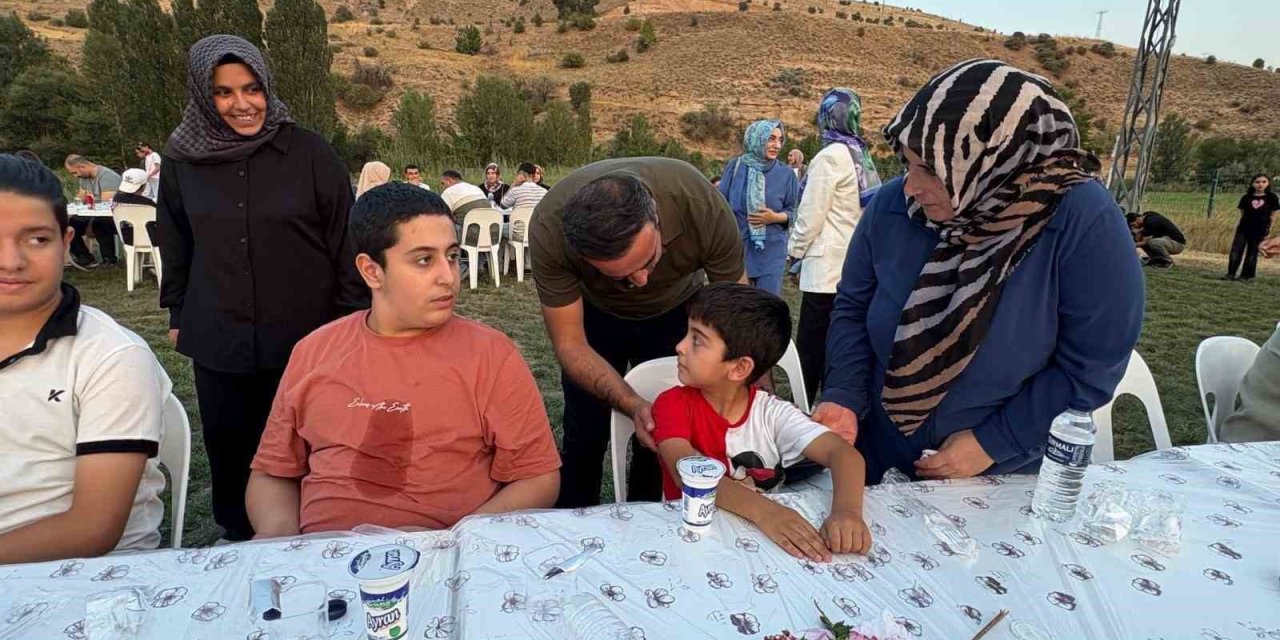 Akçadağ Sultansuyu Sosyal Tesisleri’nde anlamlı buluşma