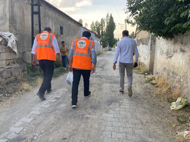 Patnos’ta 50 aileye et yardımı yapıldı