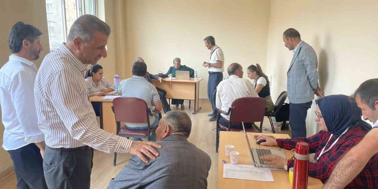 Yüksekova’da tarım sayımı sürüyor