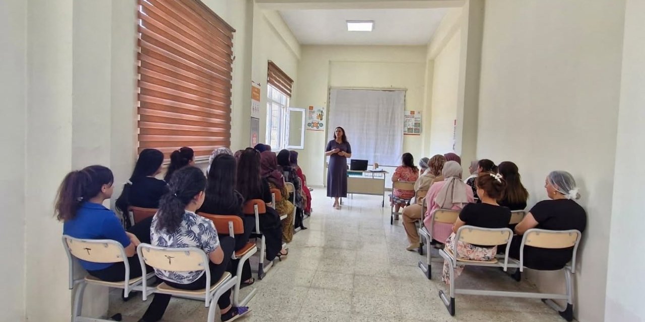 Yüksekova’da "aile bütçesi ve evlilik öncesi" eğitimi verildi