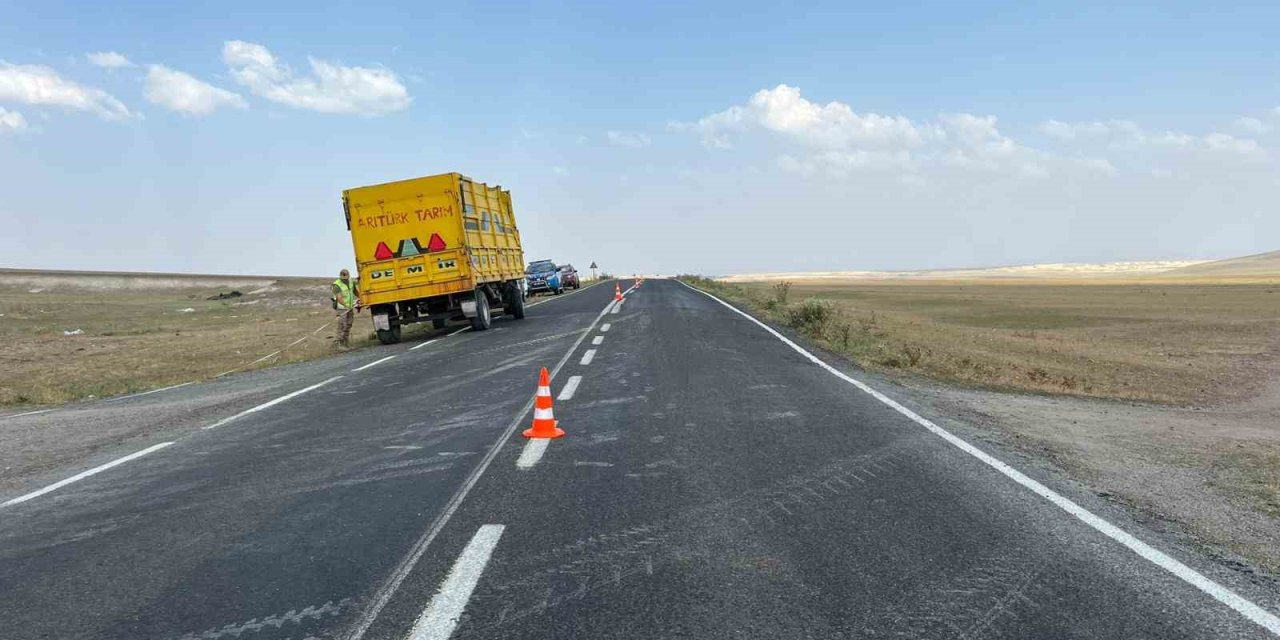 Akyaka’da maddi hasarlı trafik kazası