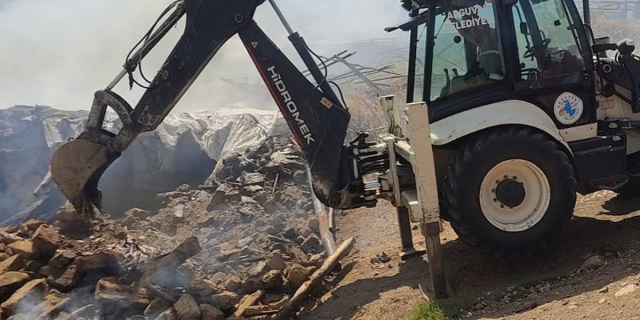 Malatya’da ahır yangını: 10 küçükbaş hayvan telef oldu