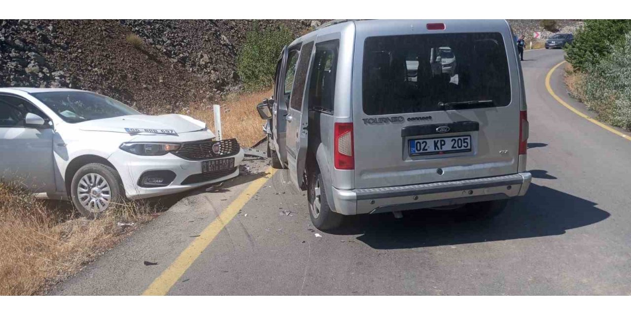 Elazığ’da trafik kazası: 6 yaralı