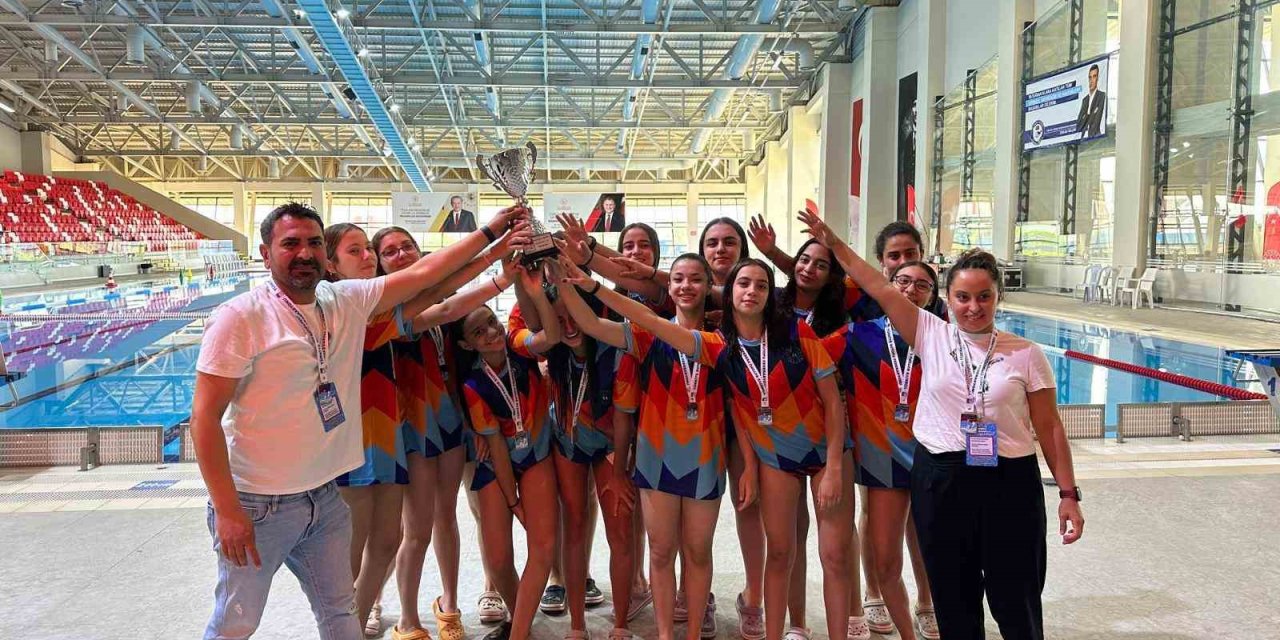 Elazığ GSB Su Topu takımından büyük başarı