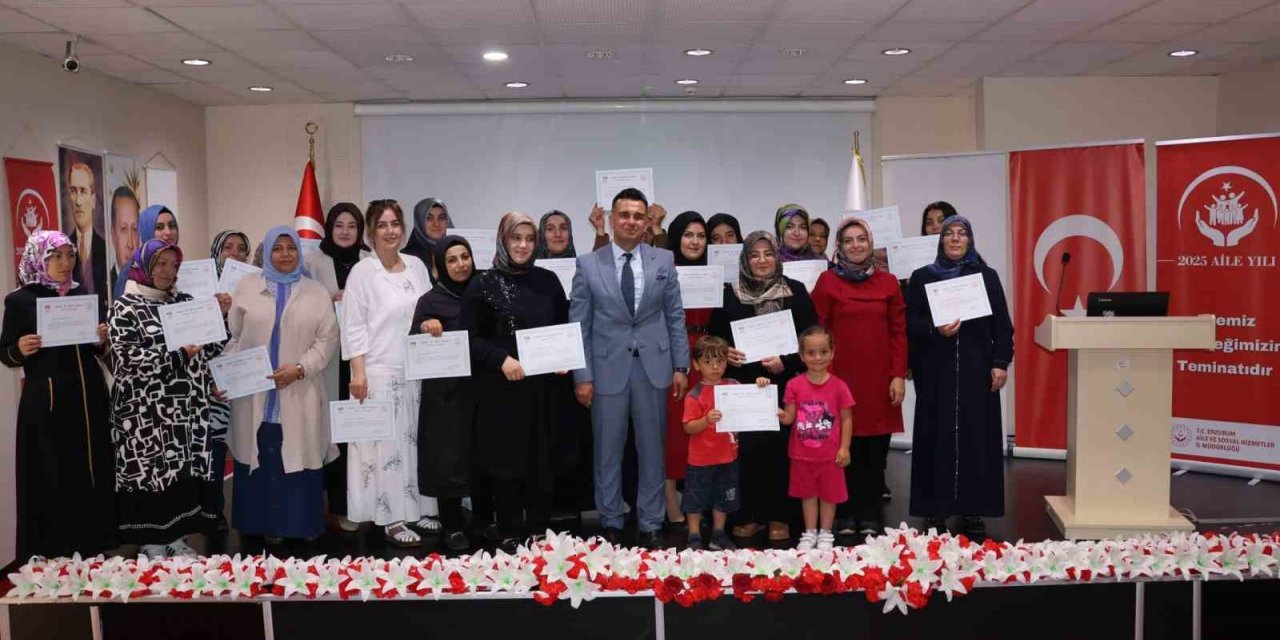 Aile eğitimi kursiyerlerine belge töreni