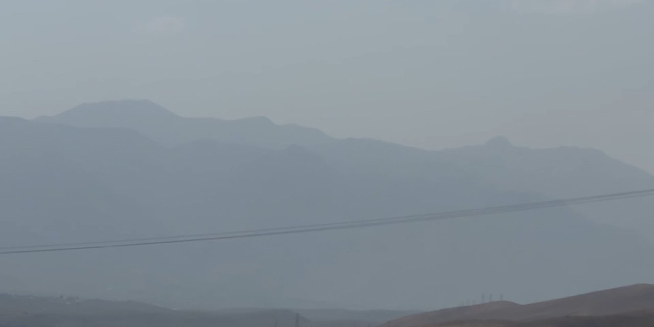 Yüksekova’da toz bulutu etkili oldu