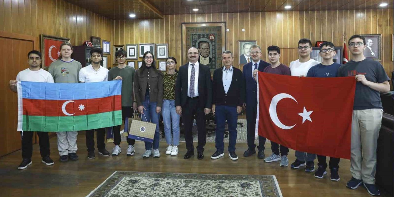 Kimya Olimpiyatlarına Atatürk Üniversitesinde hazırlanan Kimya Türk Milli Takımından büyük başarı