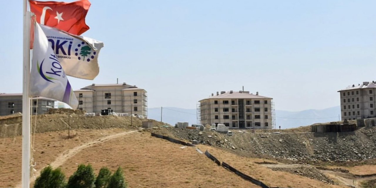 Yüksekova’da yeni TOKİ konutları yükseliyor