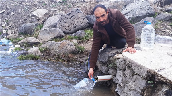 Coşkun akan Kars Çayının seviyesi çeşmeye kadar ulaştı