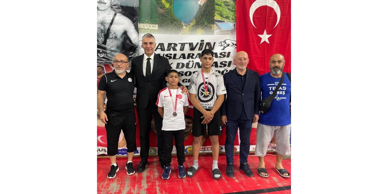 Elazığlı genç pehlivanlardan uluslararası başarı