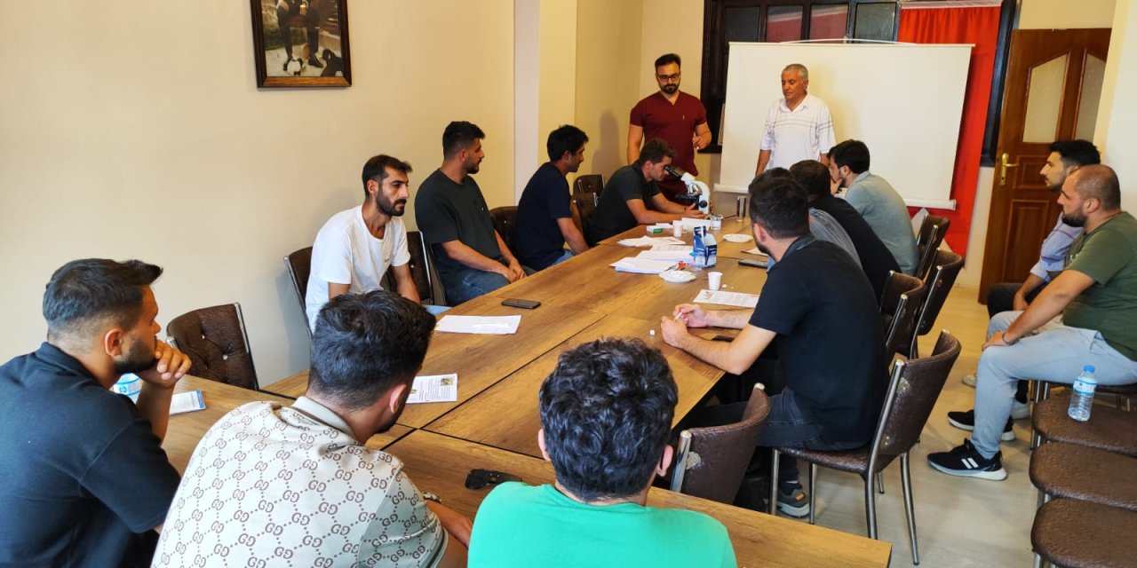 Kars'ta "İneklerde Suni Tohumlama" Kursu Başarıyla Tamamlandı