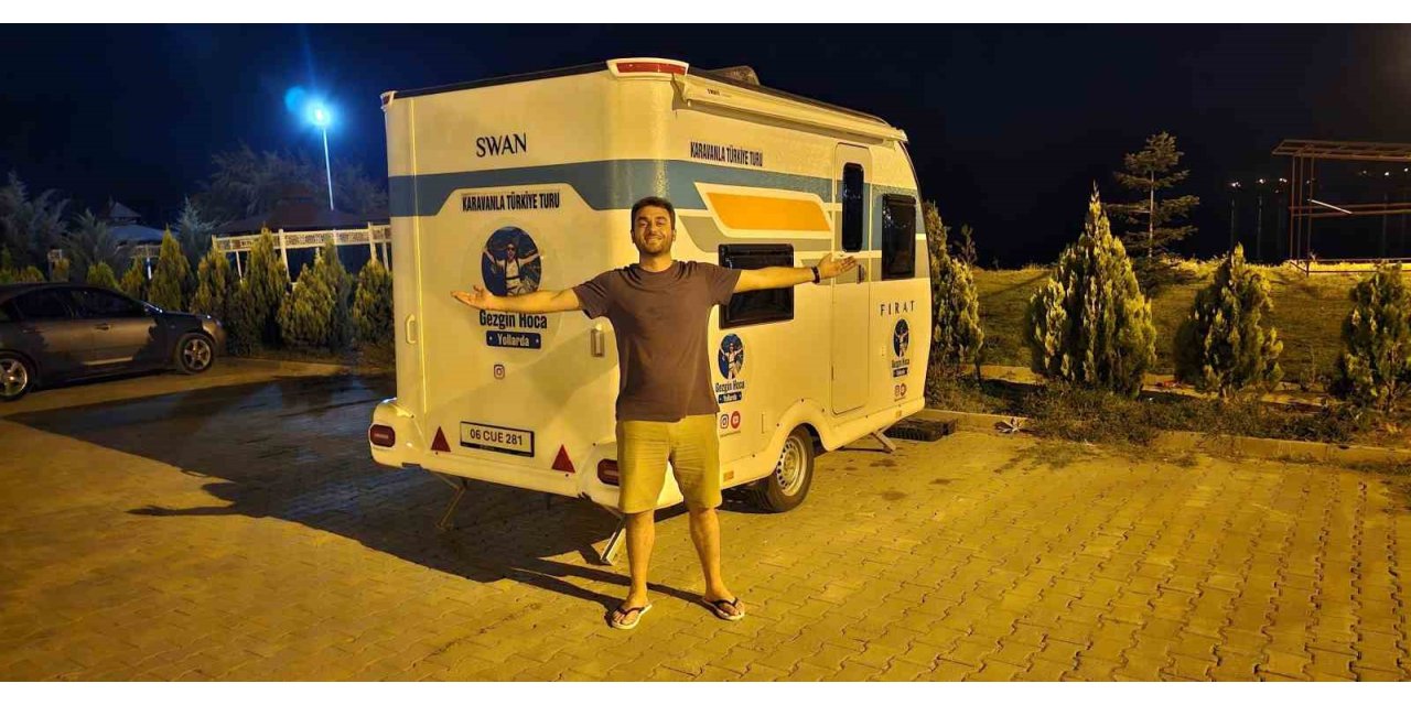 Karavanıyla Türkiye’yi gezen gezgin Van Gölü sahillerine ulaştı