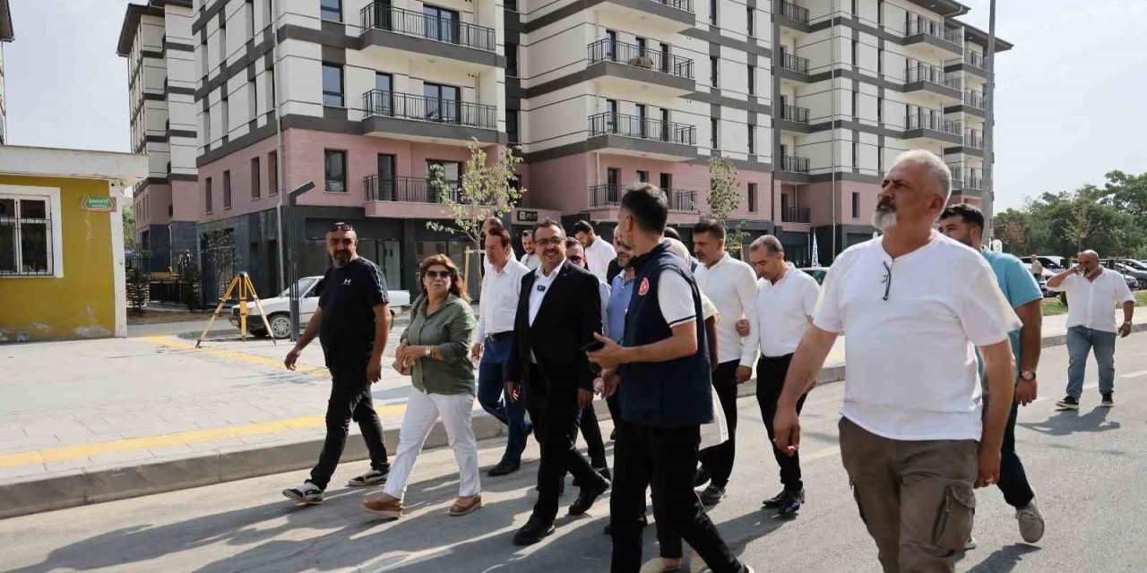 İl Başkanı Bakan, TOKİ konutlarını inceledi