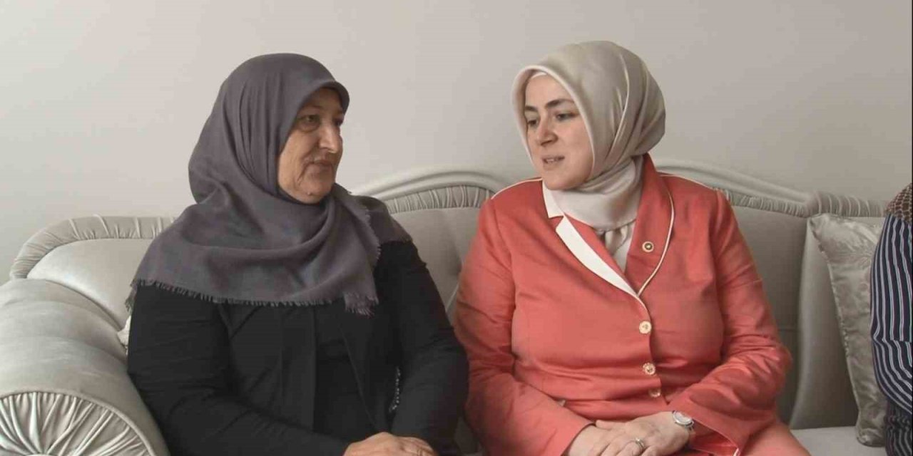 Cumhurbaşkanı Erdoğan’ın mektubu, Kars’ta şehit annesine teslim edildi