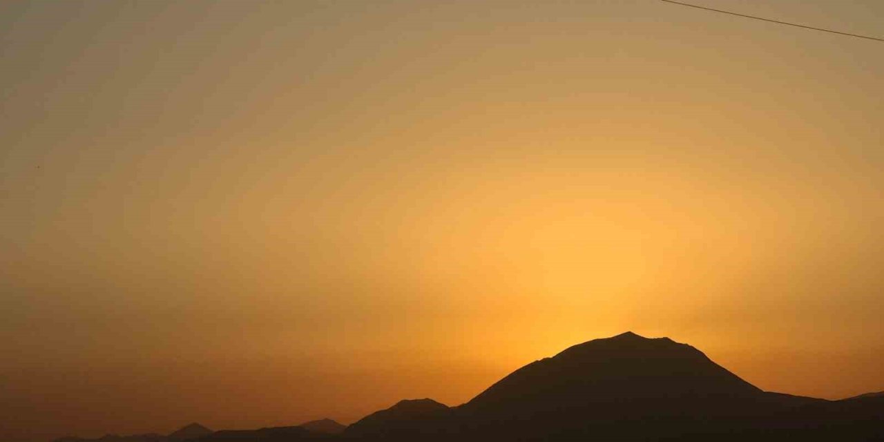 Ağrı’da gün batımı görsel şölen oluşturdu