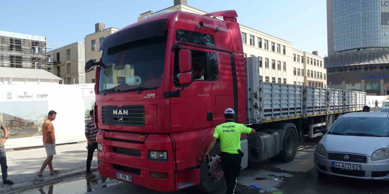 Malatya’da tır yayaya çarptı: 1 yaralı