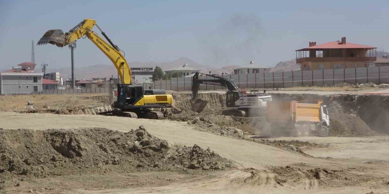 Van’da 800 yataklı şehir hastanesinin inşaatı sürüyor