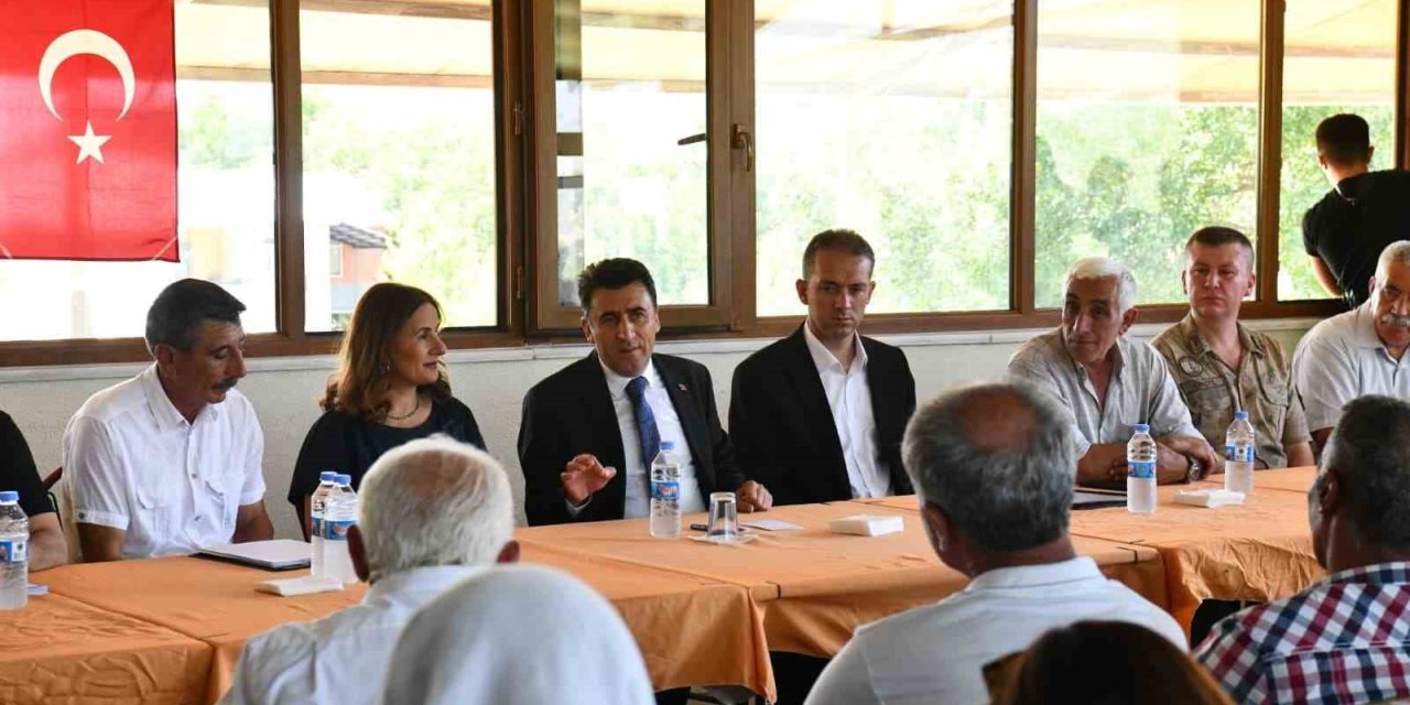 Vali Aygöl vatandaşlarla bir araya geldi