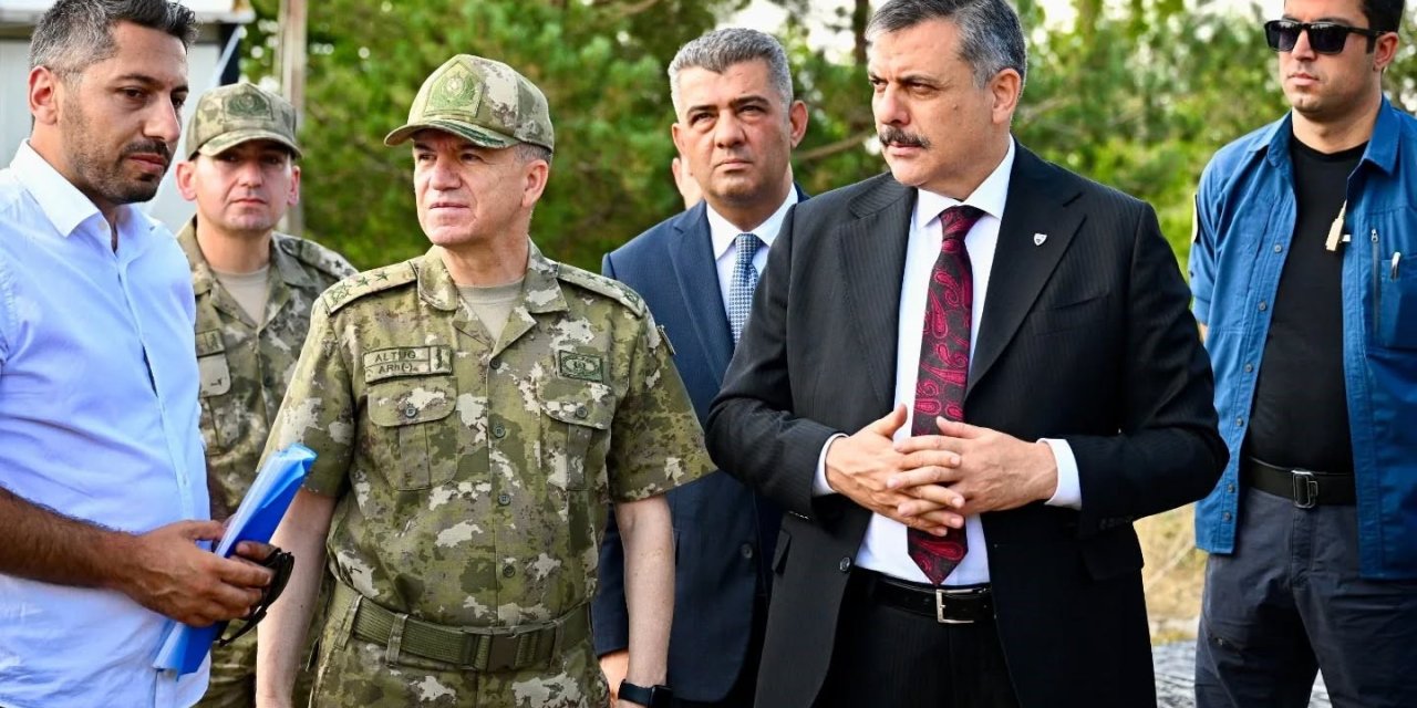 Askeri tesis inşaatlarını incelediler