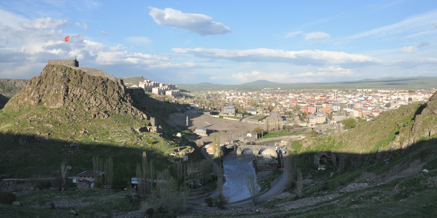 Kars’ta tarihi yerlerin turizme kazandırılması isteniyor