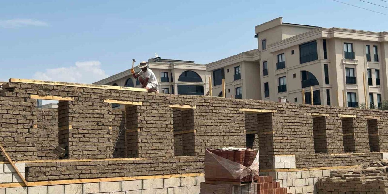 Tahir Paşa Konağı aslına uygun şekilde yeniden inşa ediliyor