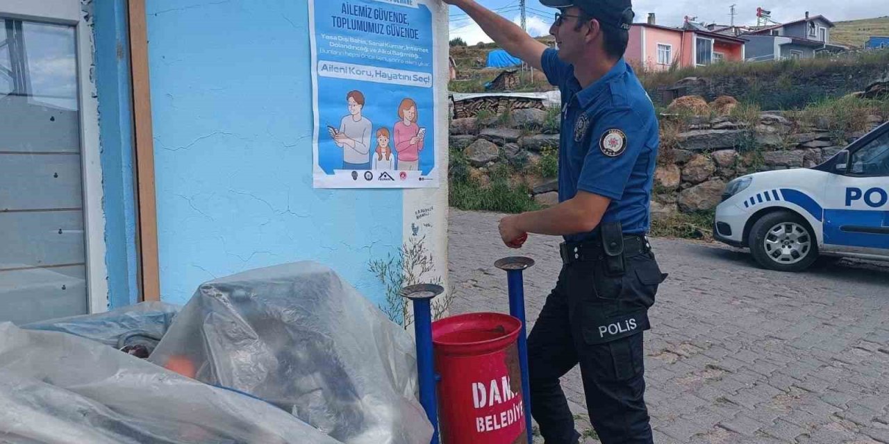 Ardahan’da polis ekiplerinden vatandaşa broşürlü uyarı