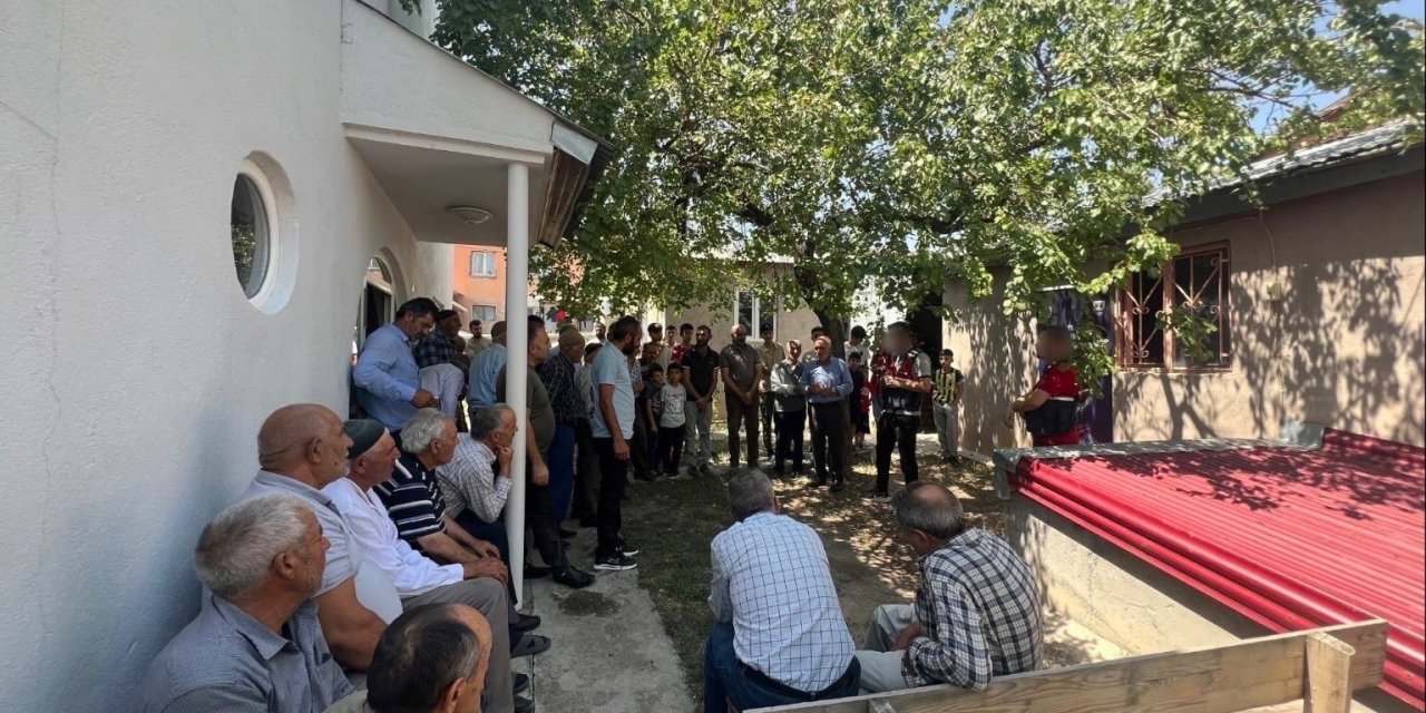 Kars jandarmadan siber farkındalık ve bilinçlendirme eğitimi