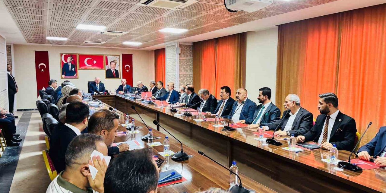 Milli Savunma Bakanı Güler: "Hakkâri, Terörsüz Türkiye’nin simge şehirlerinden biri olacak"