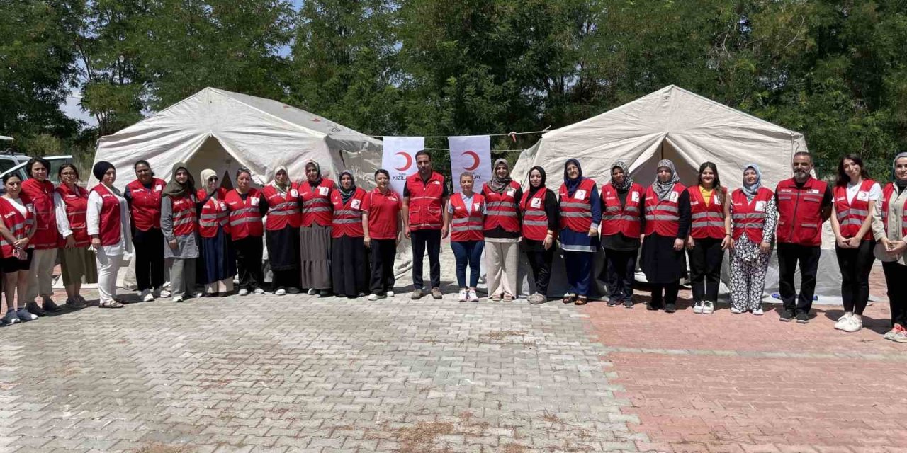 Merhamet Çınarları Kızılay Kadın Gönüllüleri Malazgirt’te