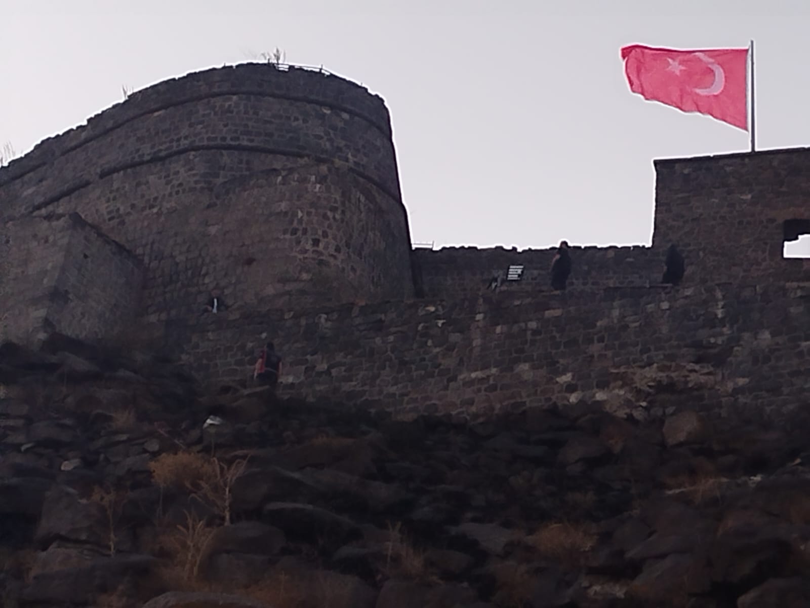 Kars Kalesi'nde intihar girişimi