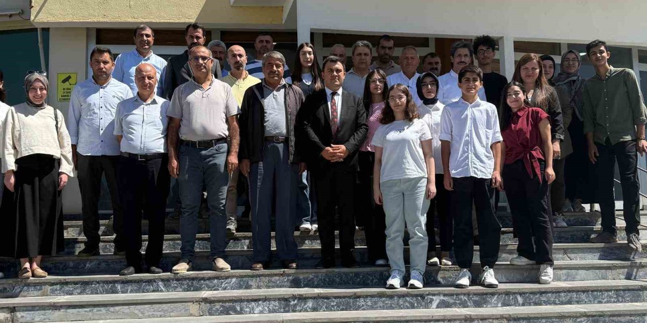 Patnos’ta başarılı öğrenciler için kahvaltı programı düzenlendi