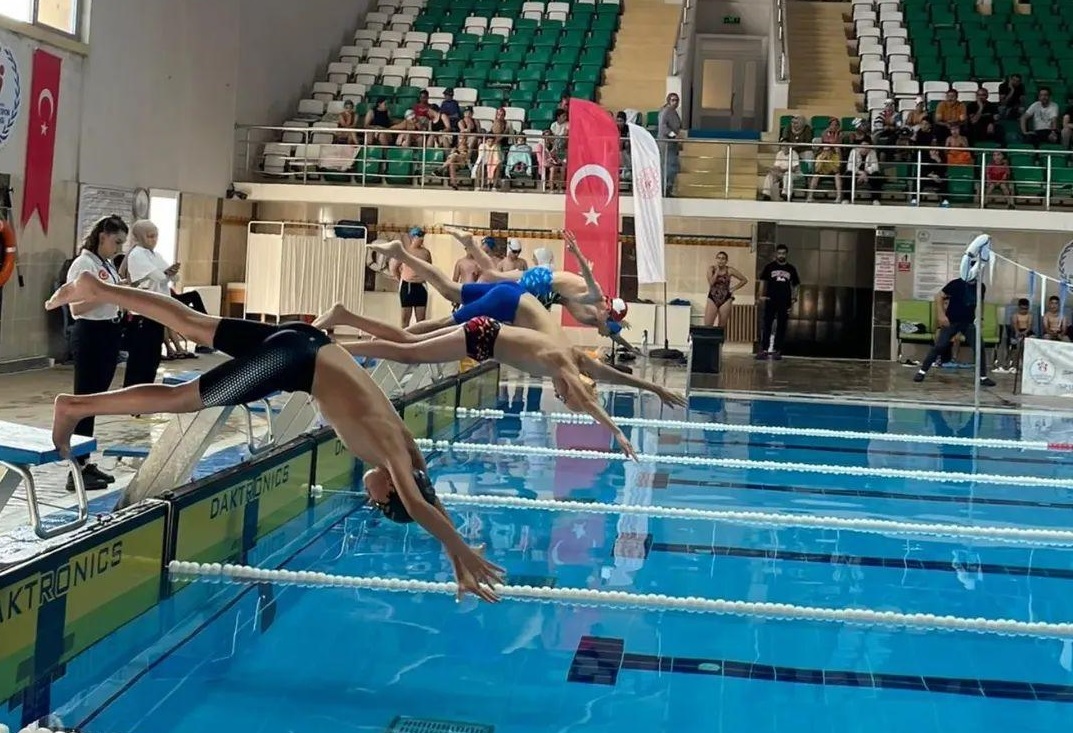 Kars, AniCup Yüzme Şampiyonası’na ev sahipliği yaptı