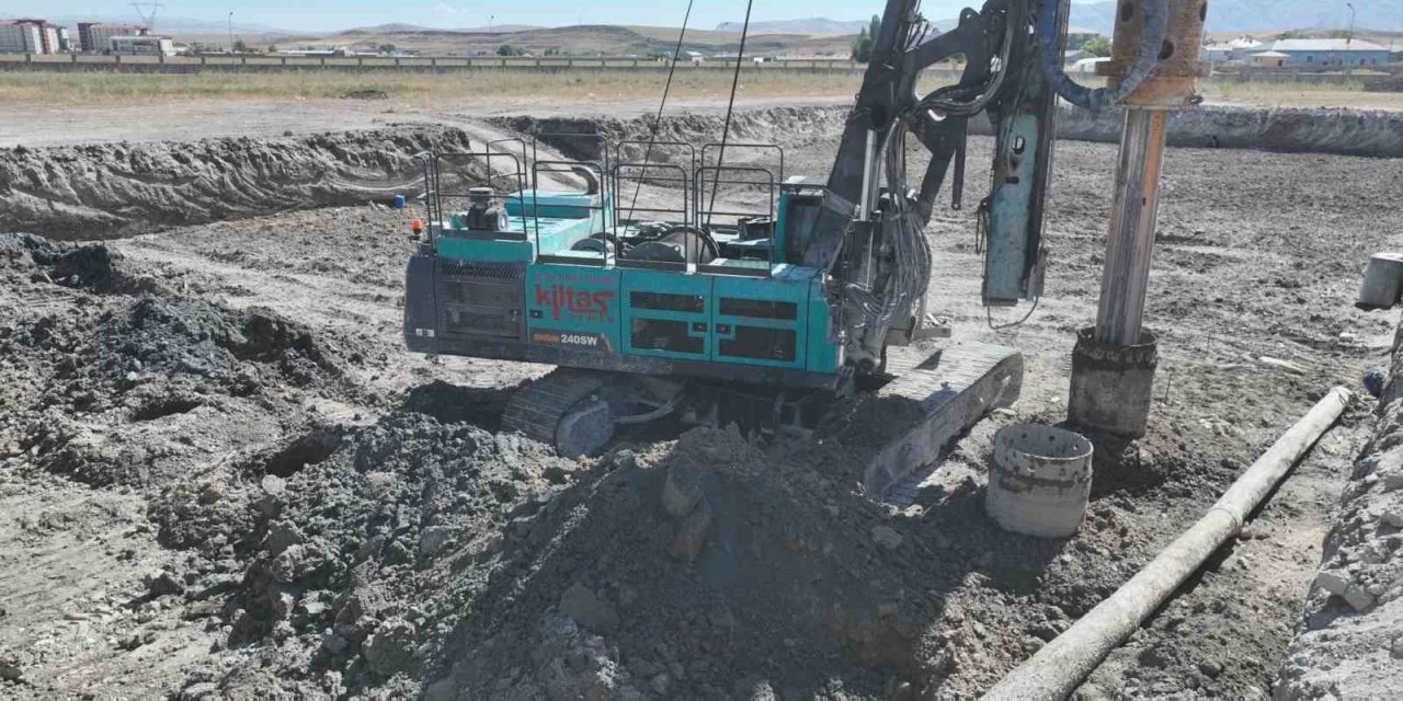 Ağrı İl Özel İdaresinin yeni hizmet binası için çalışmalar başladı