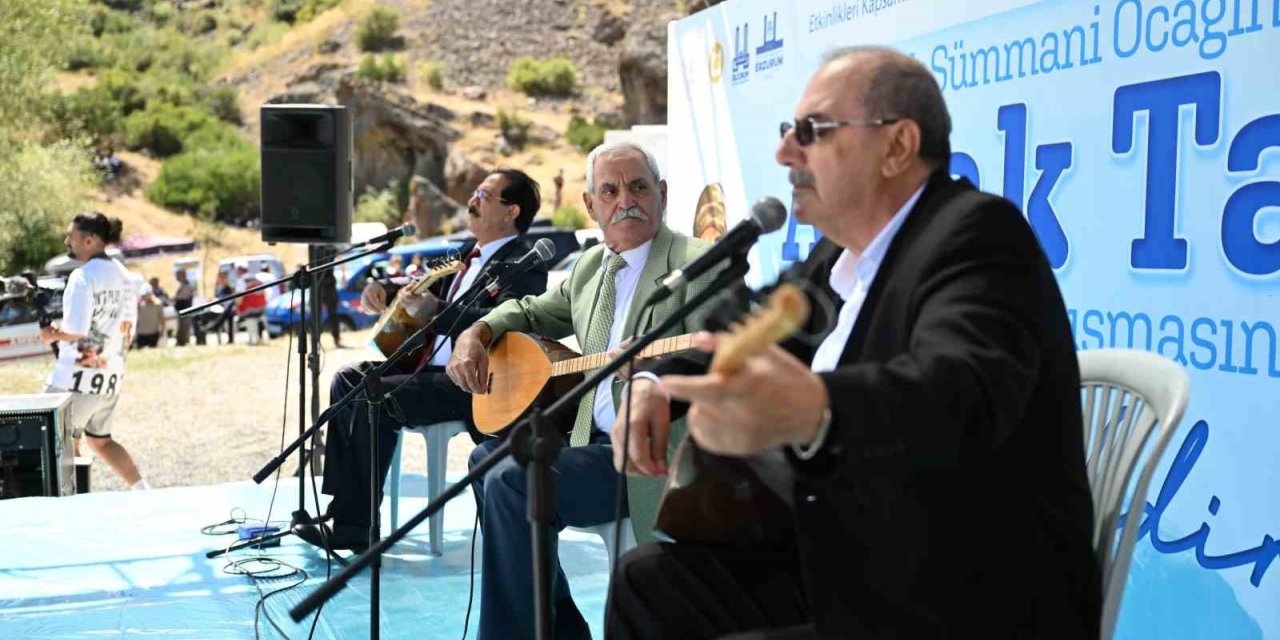 Âşık Sümmani Narman’da anıldı