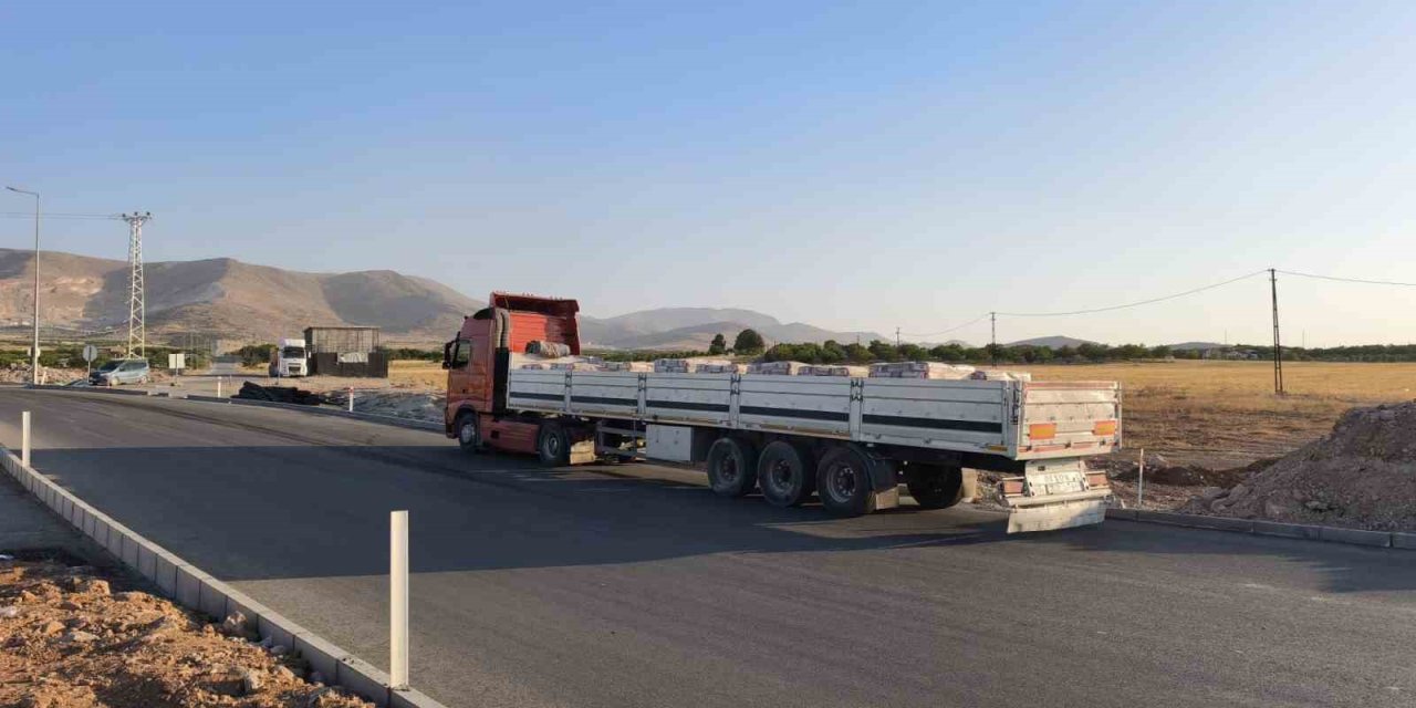 Malatya’da üç aracın karıştığı kazada 1 kişi yaralandı