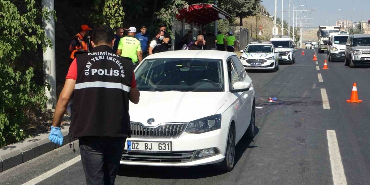 Malatya’da otomobilin çarptığı yaya ağır yaralandı