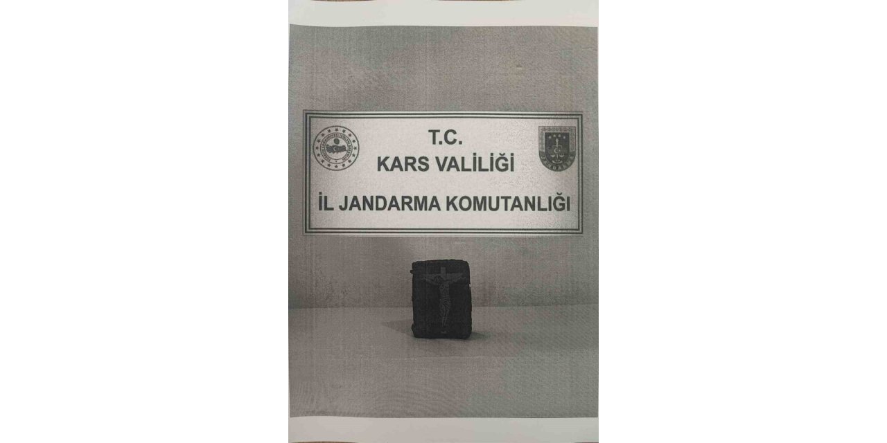 Kars’ta tarihi eseri jandarmaya satmaya çalışan 1 kişi suçüstü yakalandı