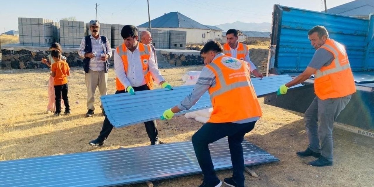 Patnos’ta mağdur aileye destek oldular