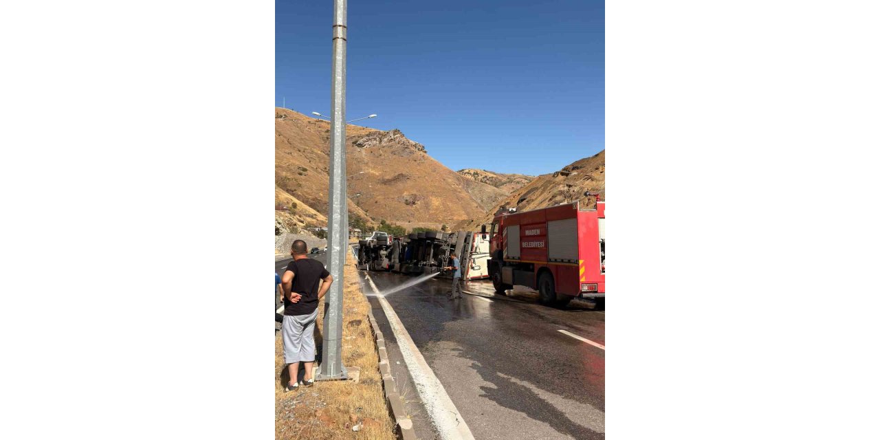 Elazığ’da tır devirdi: 1 yaralı